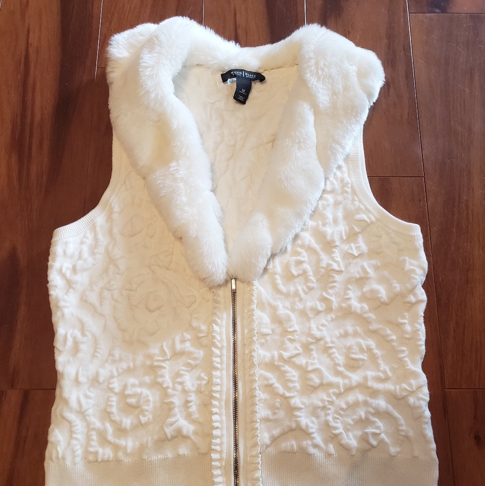 *SOLD* White House Black Market sweater vest